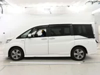 Honda STEP WAGON лот № 30670 оценка 4.5  с аукциона в Японии 3
