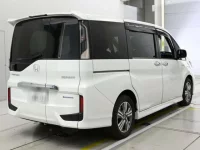 Honda STEP WAGON лот № 30670 оценка 4.5  с аукциона в Японии 1