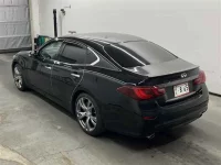 Nissan FUGA лот № 30503 оценка 4.5  с аукциона в Японии 1