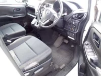 Toyota NOAH лот № 21 оценка R  с аукциона в Японии 8