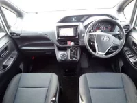 Toyota NOAH лот № 21 оценка R  с аукциона в Японии 7