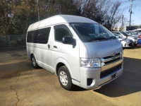 Toyota HIACE VAN лот № 28029 оценка 3.5  с аукциона в Японии 1