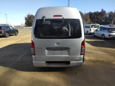 Toyota HIACE VAN  с аукциона в Японии