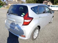 Nissan NOTE лот № 26375 оценка 3.5  с аукциона в Японии 2