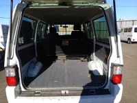 Mazda BONGO VAN лот № 25338 оценка 3.5  с аукциона в Японии 6