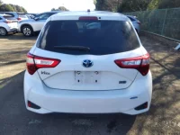 Toyota VITZ лот № 27994 оценка 4  с аукциона в Японии 3