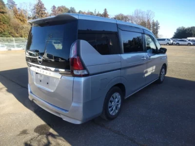 Nissan SERENA  с аукциона в Японии