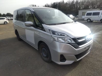 Nissan SERENA  с аукциона в Японии