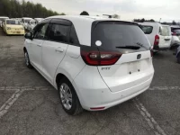 Honda FIT лот № 26333 оценка 3.5  с аукциона в Японии 4