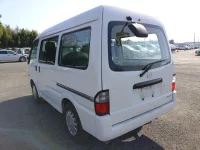 Mazda BONGO VAN лот № 26732 оценка 3.5  с аукциона в Японии 4