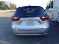 Honda FIT лот № 27983 оценка 3.5  с аукциона в Японии 3