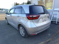 Honda FIT лот № 27983 оценка 3.5  с аукциона в Японии 4