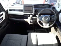 Honda N BOX лот № 190 оценка 3.5  с аукциона в Японии 2