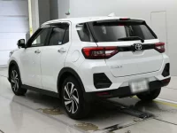 Toyota RAIZE лот № 20272 оценка 3.5  с аукциона в Японии 5