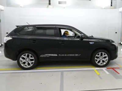 Mitsubishi OUTLANDER PHEV