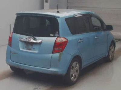 Toyota RACTIS  с аукциона в Японии