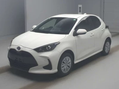 Toyota YARIS  с аукциона в Японии