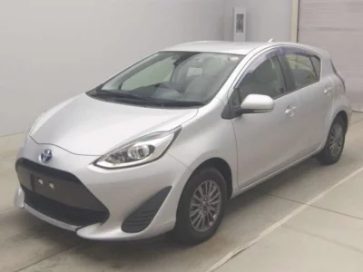 Toyota AQUA  с аукциона в Японии