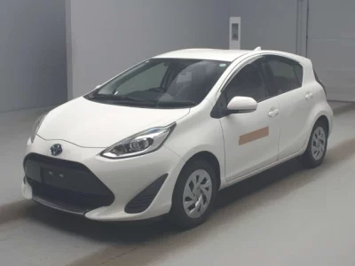 Toyota AQUA  с аукциона в Японии