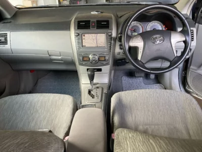 Toyota COROLLA AXIO  с аукциона в Японии