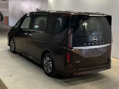 Nissan SERENA  с аукциона в Японии