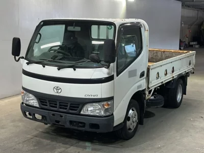 Toyota DYNA  с аукциона в Японии