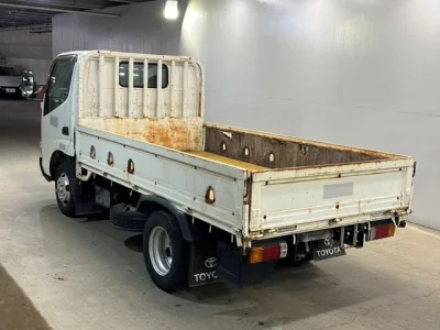 Toyota DYNA  с аукциона в Японии