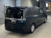 Toyota VOXY лот № 755 оценка R  с аукциона в Японии 4