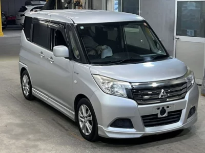 Mitsubishi DELICA D2