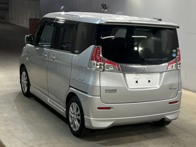 Mitsubishi DELICA D2