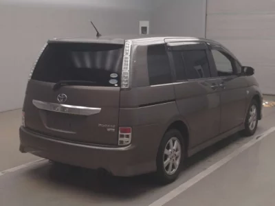 Toyota ISIS