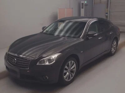 Nissan FUGA  с аукциона в Японии