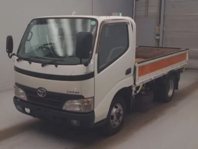 Toyota DYNA  с аукциона в Японии