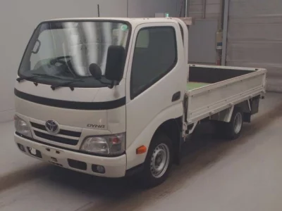 Toyota DYNA  с аукциона в Японии