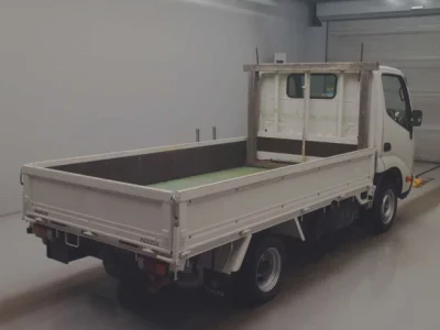 Toyota DYNA  с аукциона в Японии