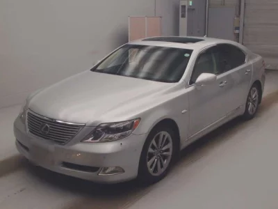 Lexus LS  с аукциона в Японии