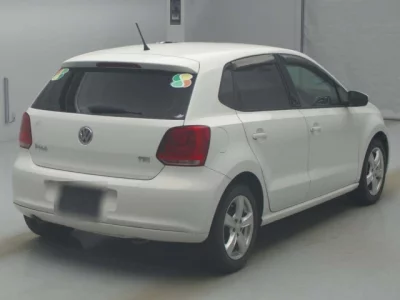 Volkswagen POLO  с аукциона в Японии