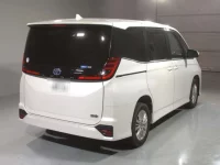Toyota NOAH лот № 2039 оценка 4.5  с аукциона в Японии 1