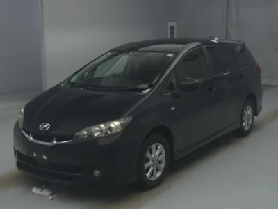 Toyota WISH  с аукциона в Японии