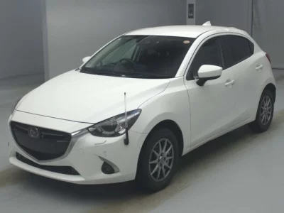 Mazda DEMIO  с аукциона в Японии