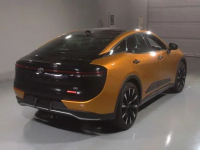 Toyota CROWN CROSSOVER  с аукциона в Японии