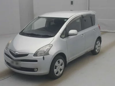 Toyota RACTIS  с аукциона в Японии