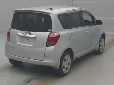 Toyota RACTIS  с аукциона в Японии