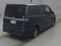 Toyota VOXY лот № 70068 оценка 3  с аукциона в Японии 1