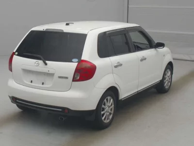 Mazda VERISA