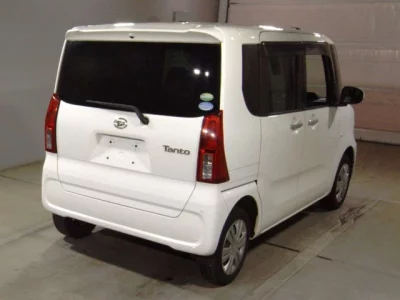 Daihatsu TANTO  с аукциона в Японии