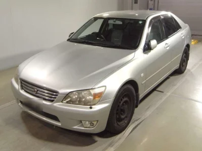 Toyota ALTEZZA  с аукциона в Японии