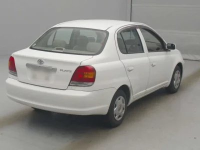 Toyota PLATZ  с аукциона в Японии