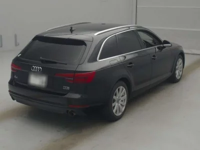 Audi A4  с аукциона в Японии