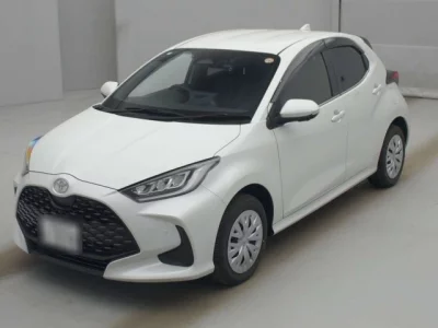 Toyota YARIS  с аукциона в Японии